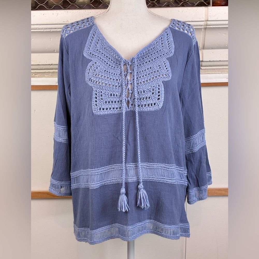 Chico's Periwinkle Lavender Cotton Crochet Accent blouse w/tassel ties 70s vibe